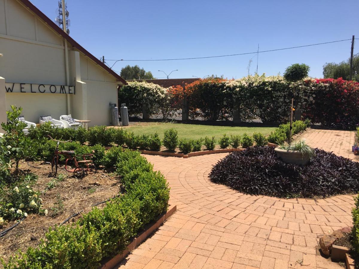 Club Boutique Hotel Cunnamulla Buitenkant foto